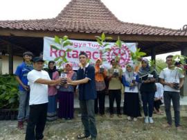Rotaract Club of Jogja Tugu Tanam Bibit Kakao di Dusun Pangkah Desa Gedangrejo